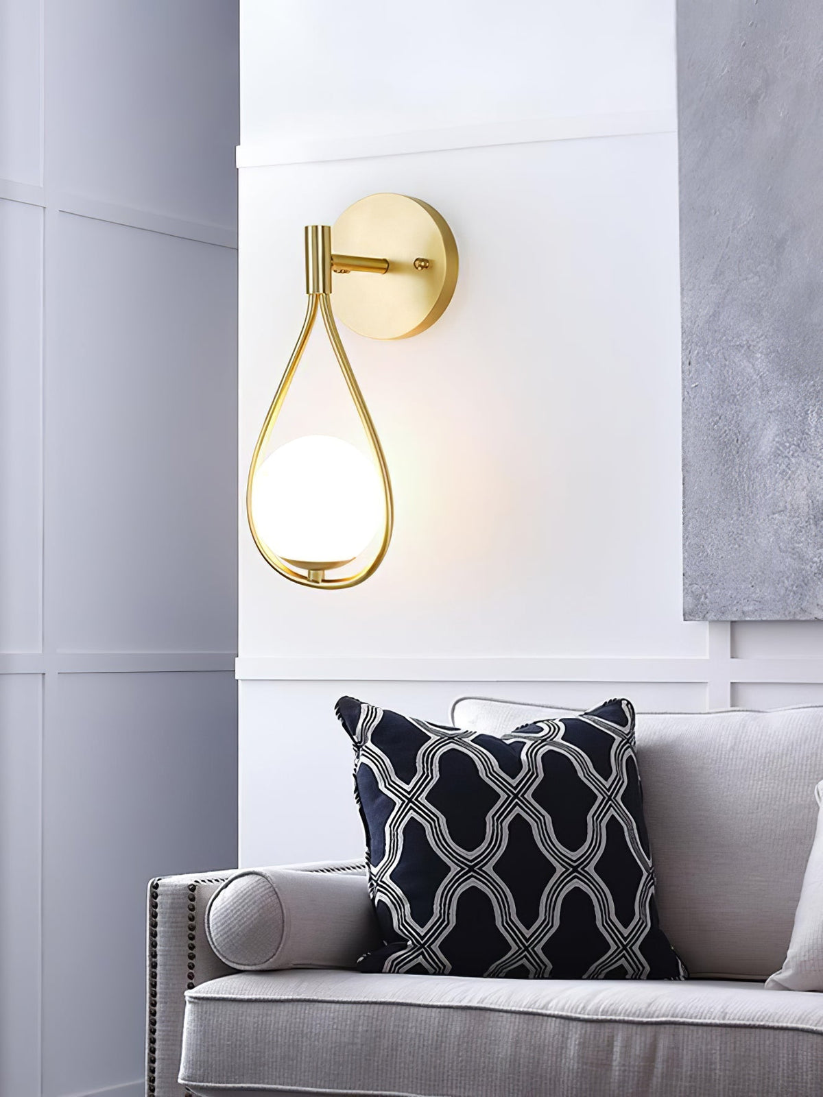 Eiralaya-moderni minimalistinen messinki- ja lasiseinävalaisin peilipöydälle