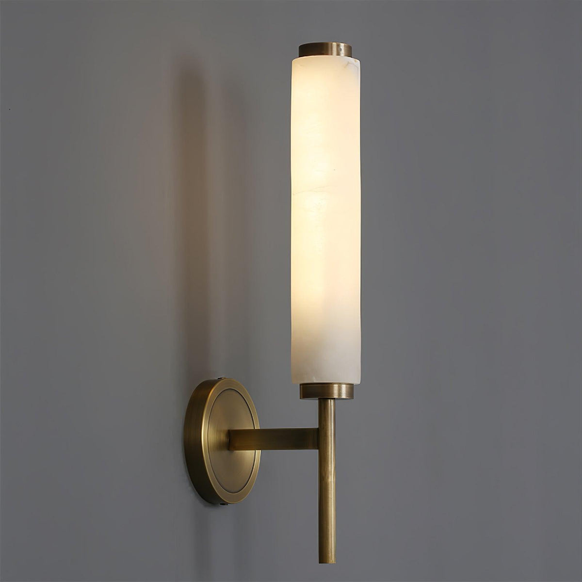 Jern art deco-vegglampi úr albasturi