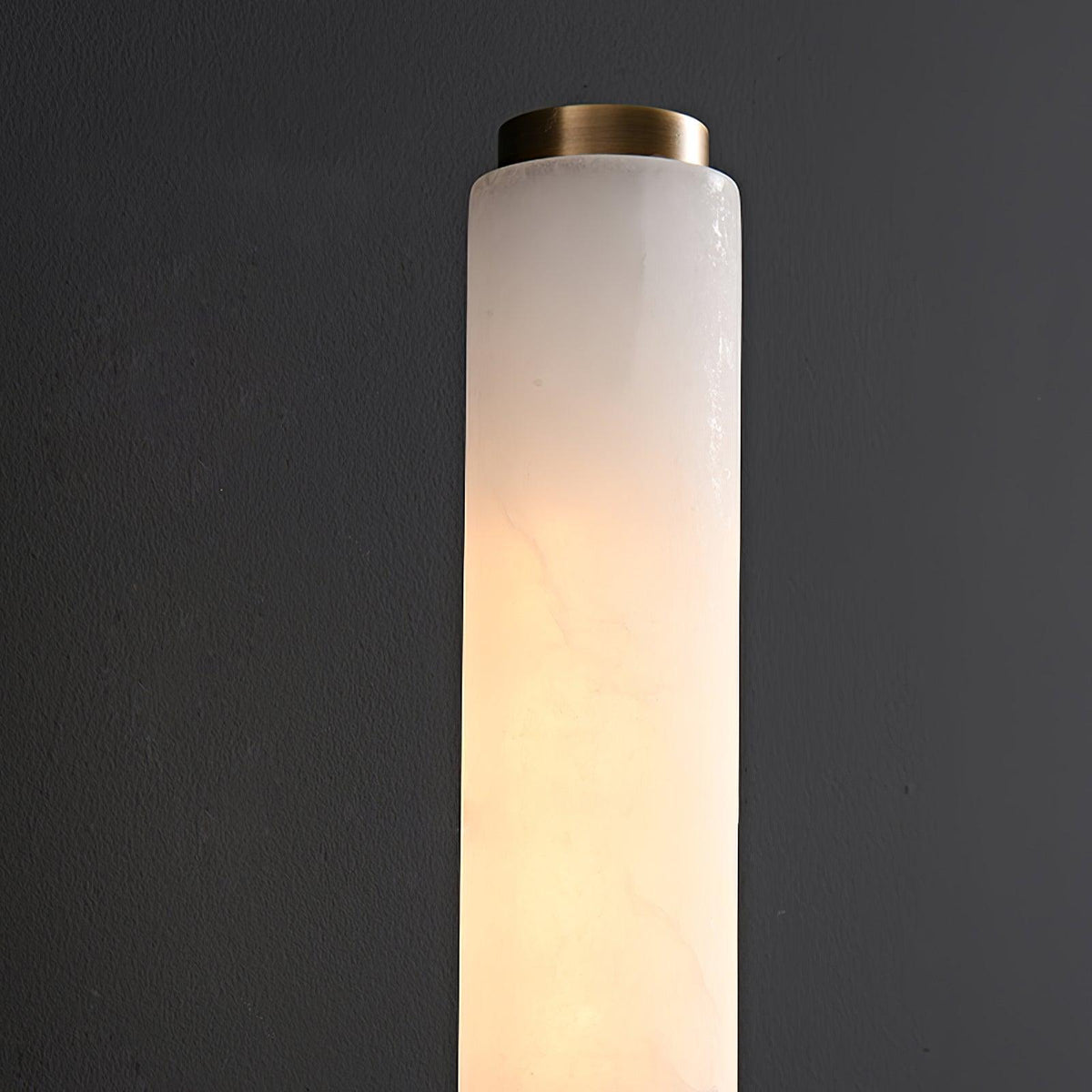 Jern art deco-vegglampi úr albasturi