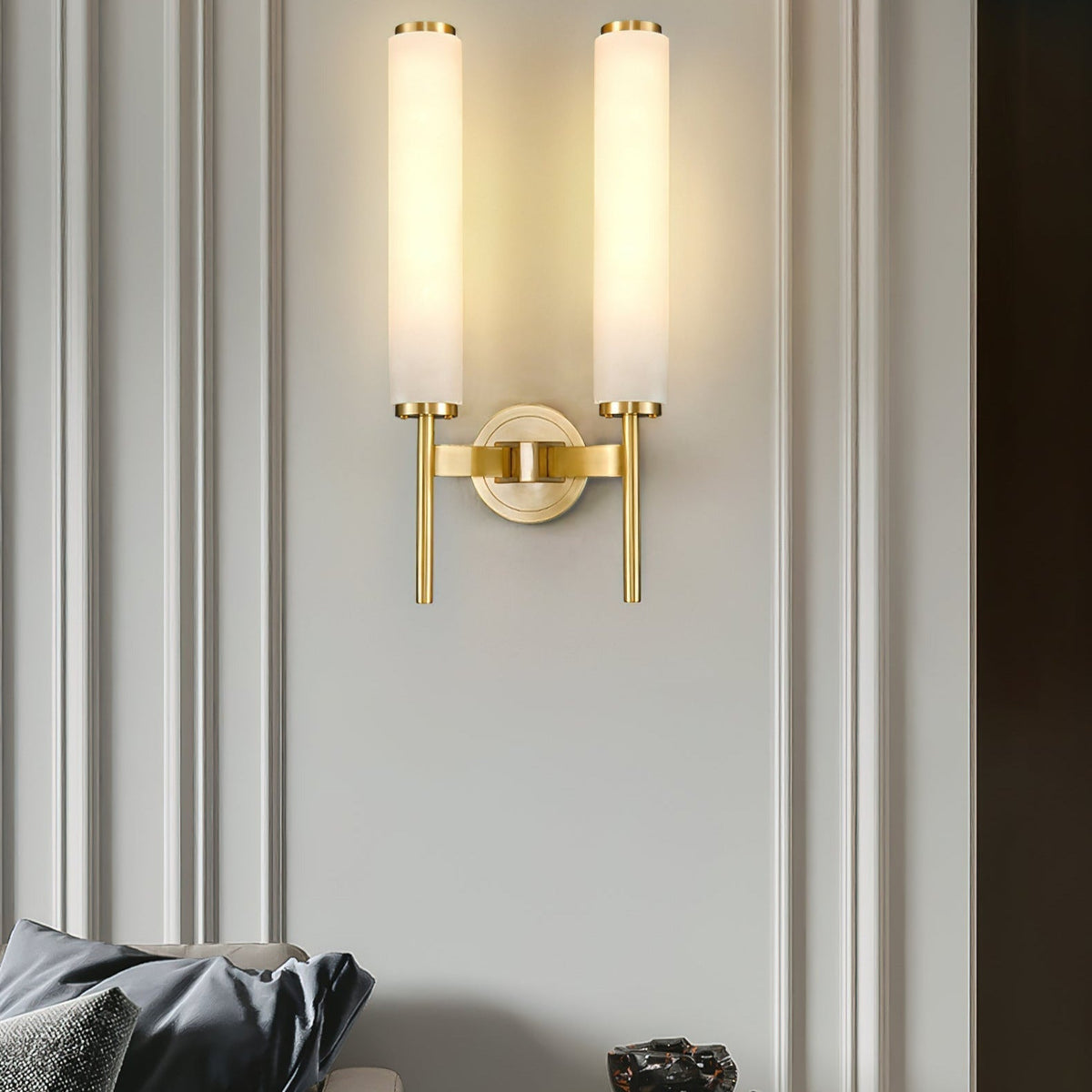 Jern art deco-vegglampi úr albasturi
