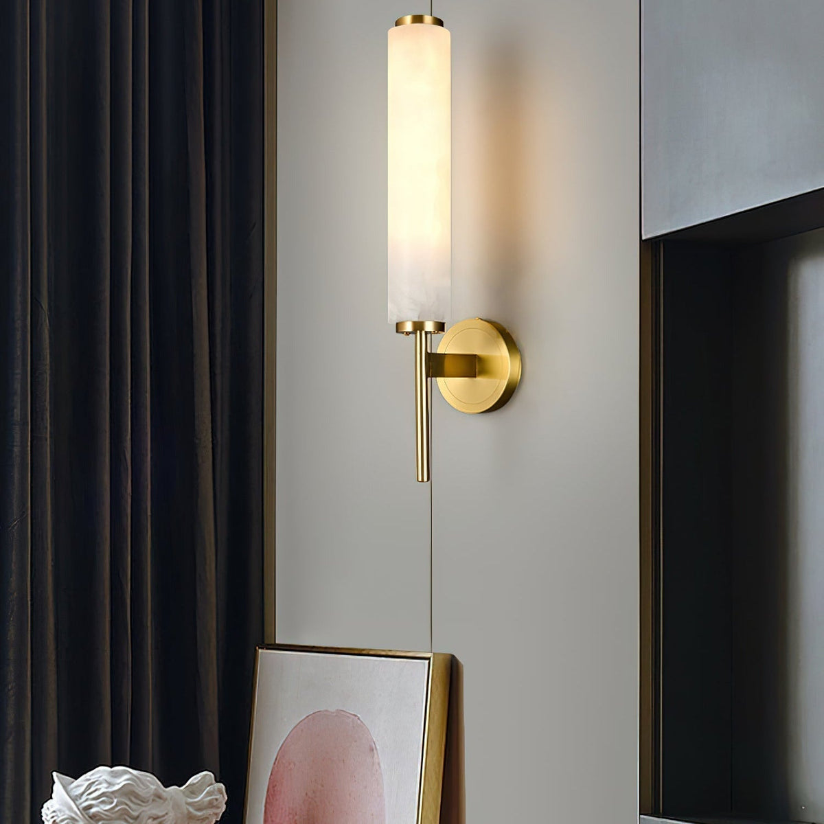 Jern art deco-vegglampi úr albasturi