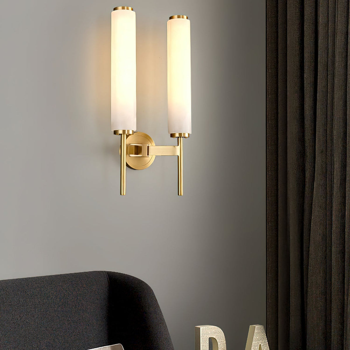 Jern art deco-vegglampi úr albasturi