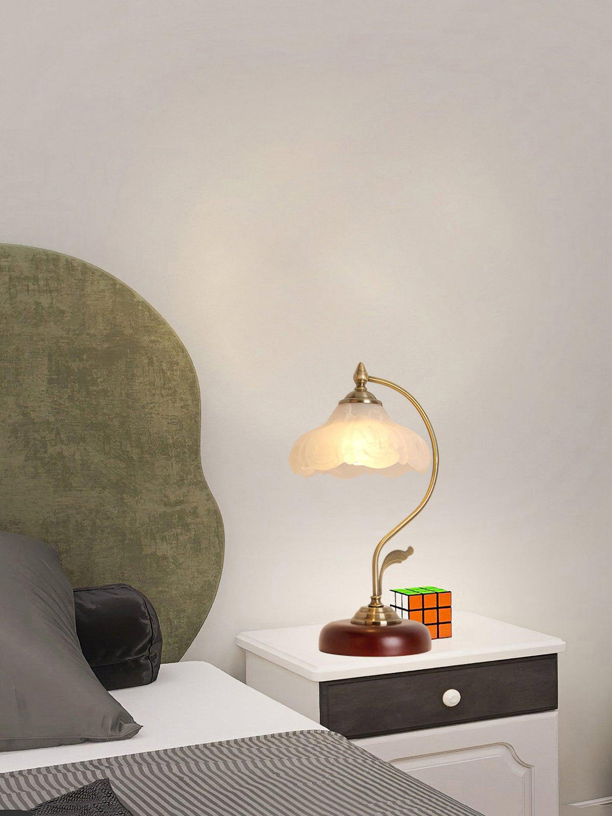 Velivise retro bordslampa i form av en blomma