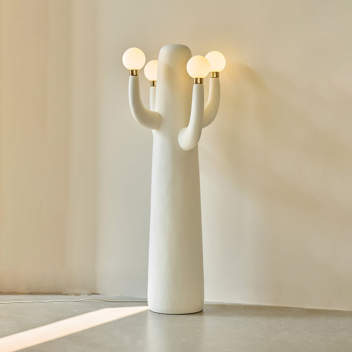 Elma-gulvlampe
