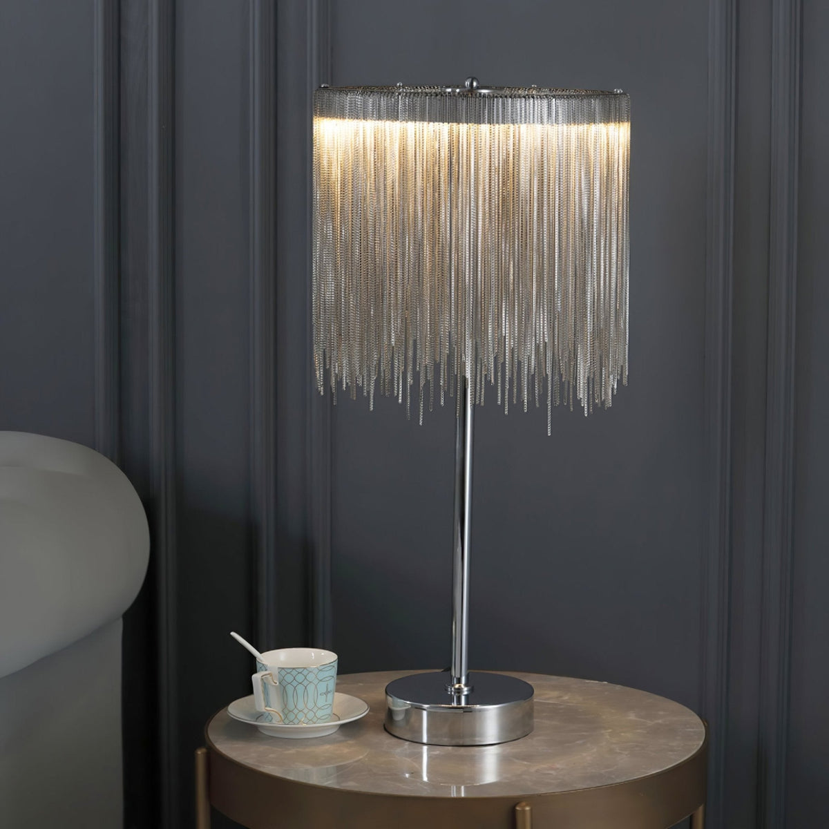 Cascade Cadena bordslampa med tofsar