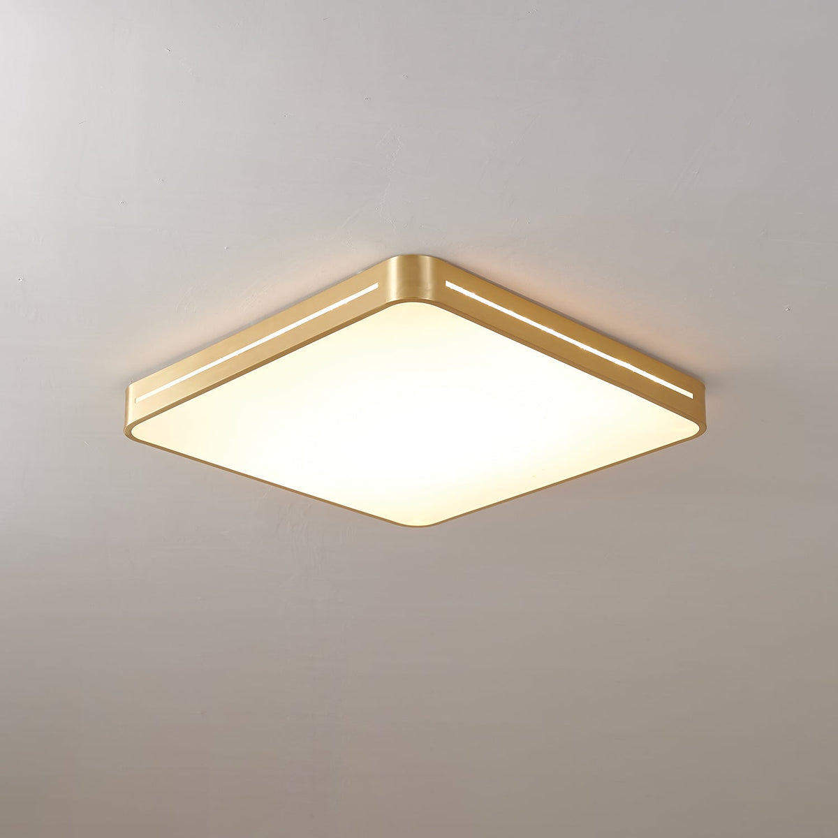 Candeeiro de teto moderno e minimalista em latão Eurcarara