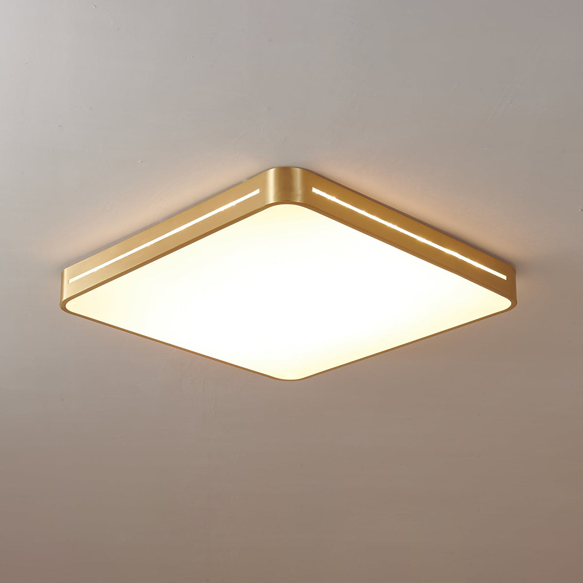 Candeeiro de teto moderno e minimalista em latão Eurcarara