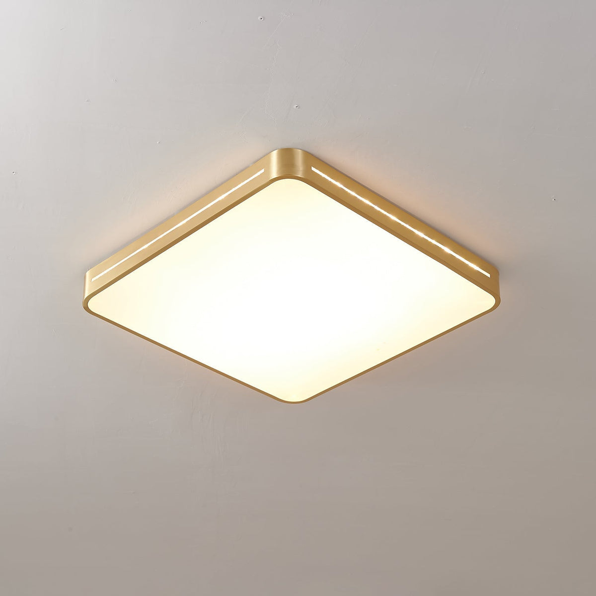 Candeeiro de teto moderno e minimalista em latão Eurcarara