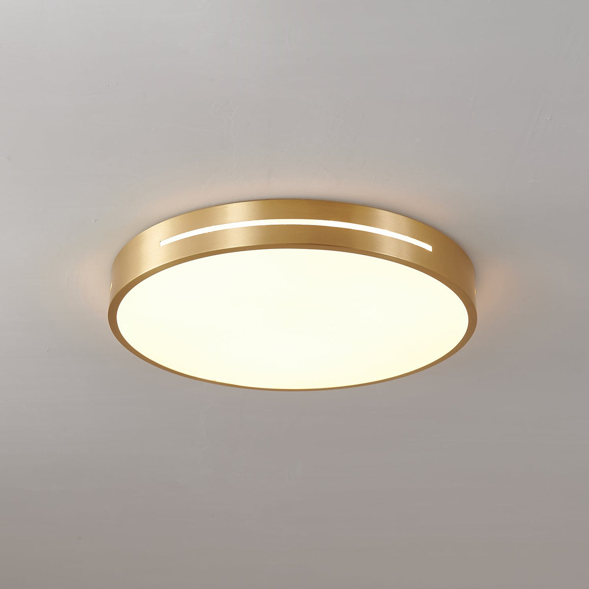 Candeeiro de teto moderno e minimalista em latão Eurcarara