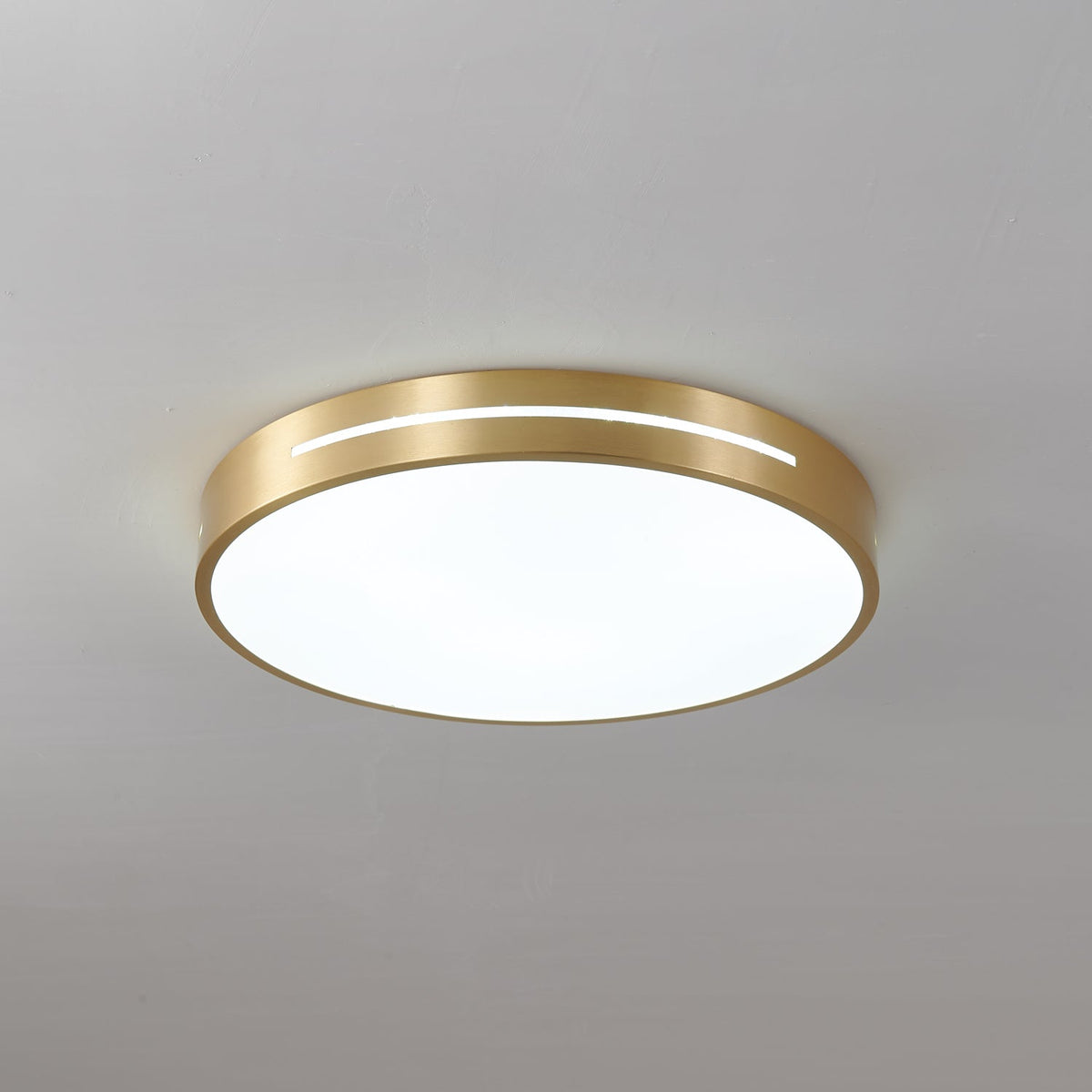 Candeeiro de teto moderno e minimalista em latão Eurcarara