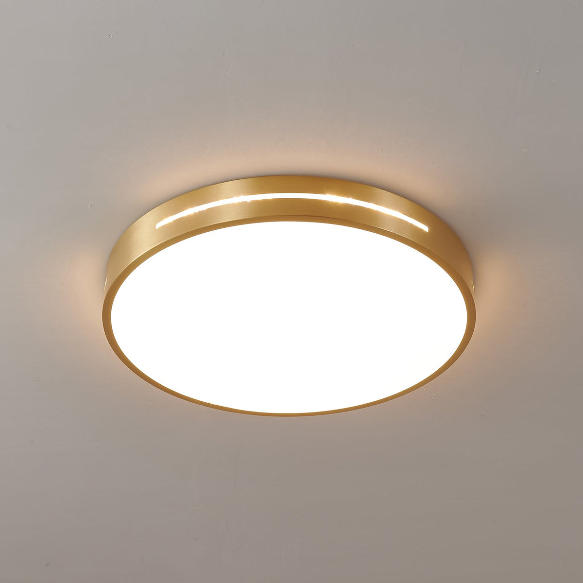 Candeeiro de teto moderno e minimalista em latão Eurcarara