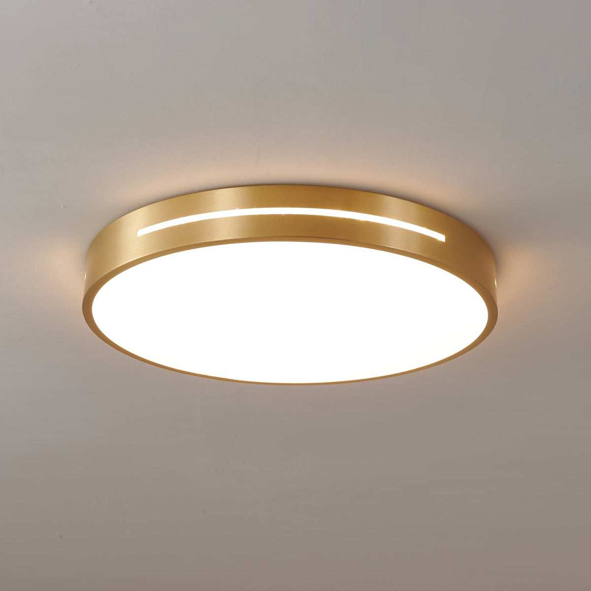 Candeeiro de teto moderno e minimalista em latão Eurcarara