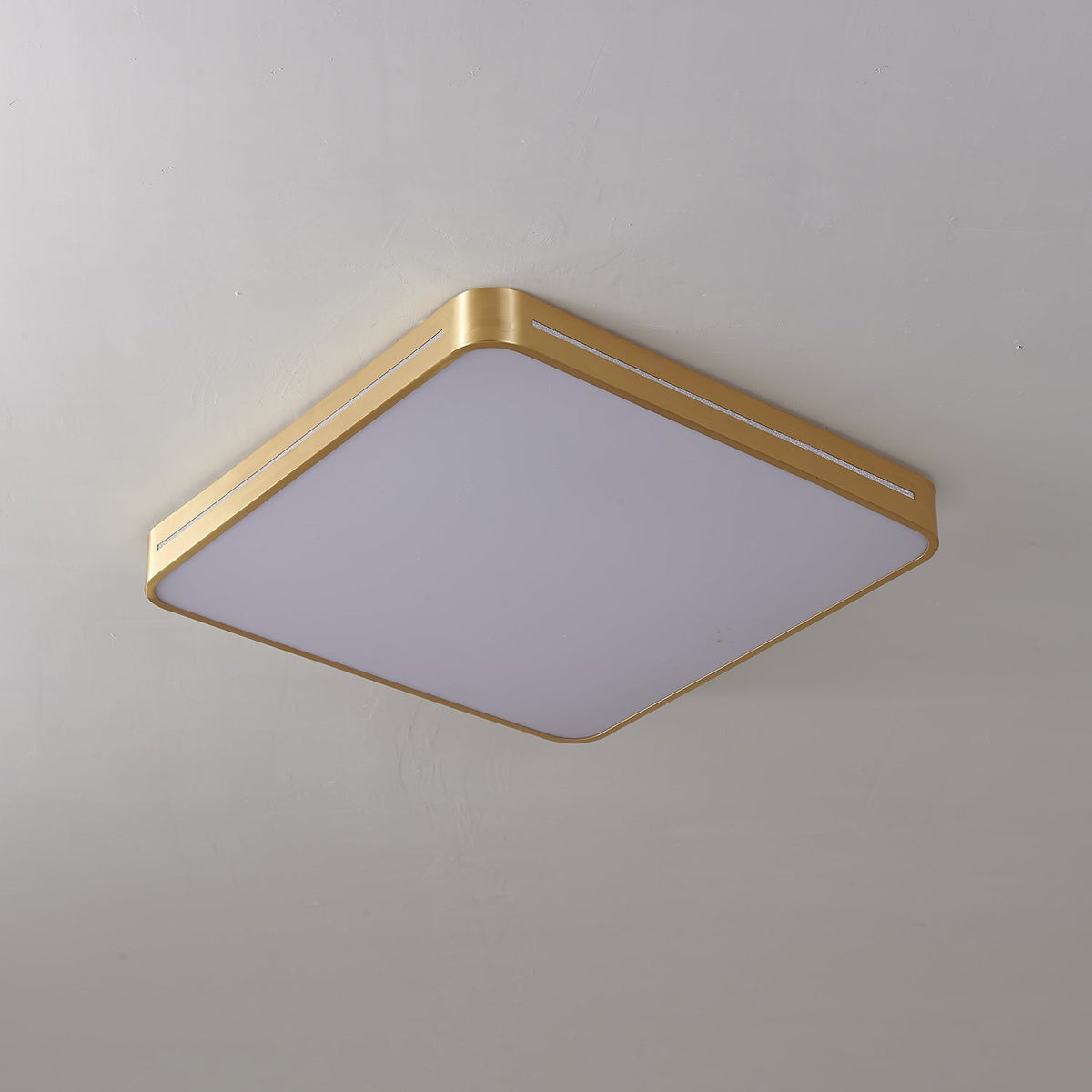 Candeeiro de teto moderno e minimalista em latão Eurcarara