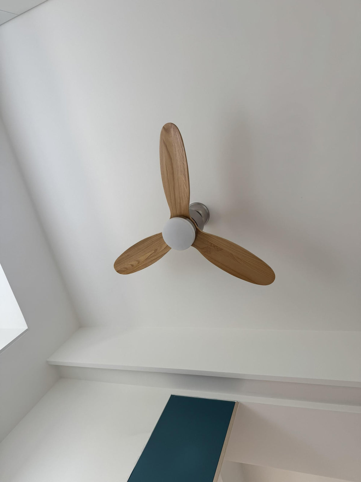 Ventoinha de teto com luz Rivaraine