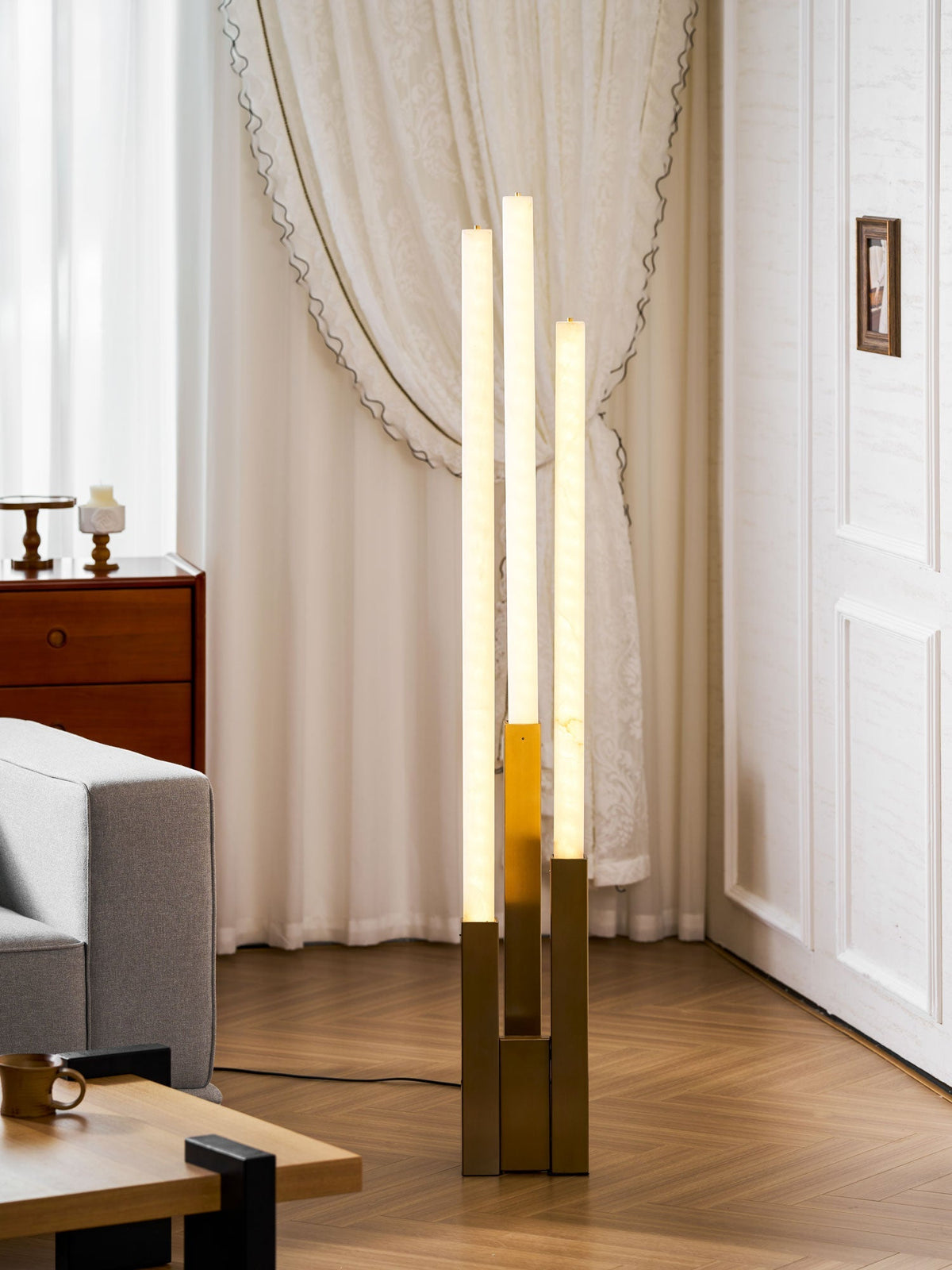 Callisto golvlampa i alabaster