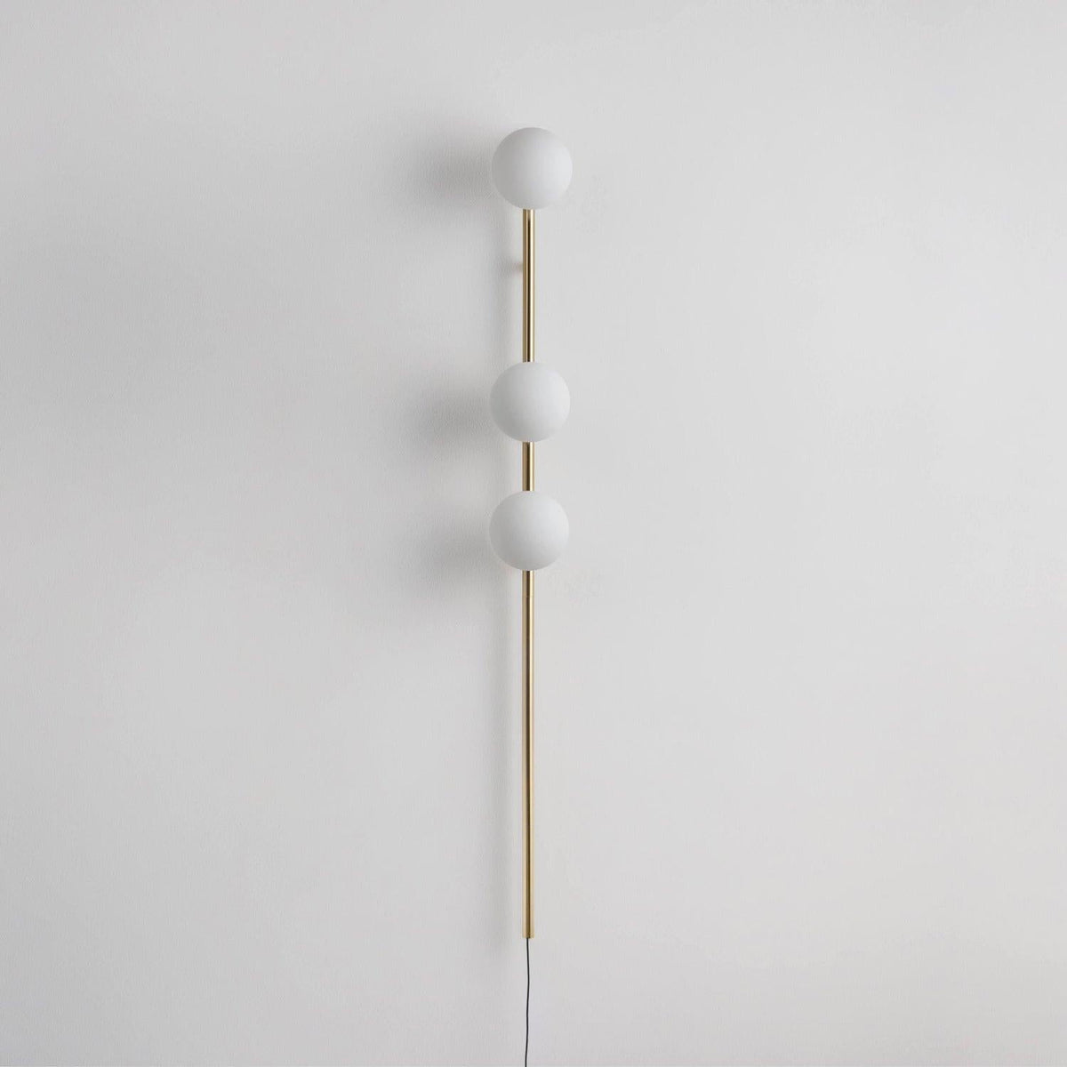 Ultheia-modernistinen minimalistinen lasiseinävalaisin karamellipalloilla