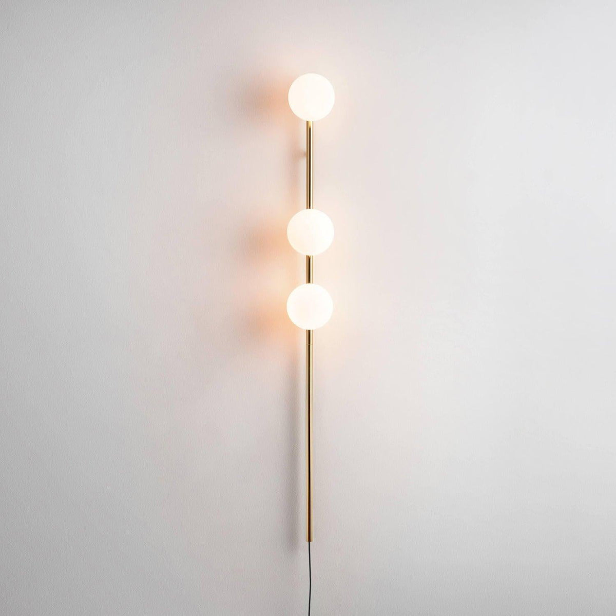 Ultheia-modernistinen minimalistinen lasiseinävalaisin karamellipalloilla