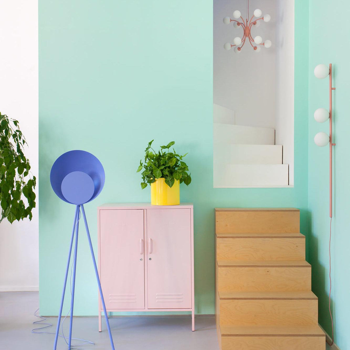 Ultheia-modernistinen minimalistinen lasiseinävalaisin karamellipalloilla