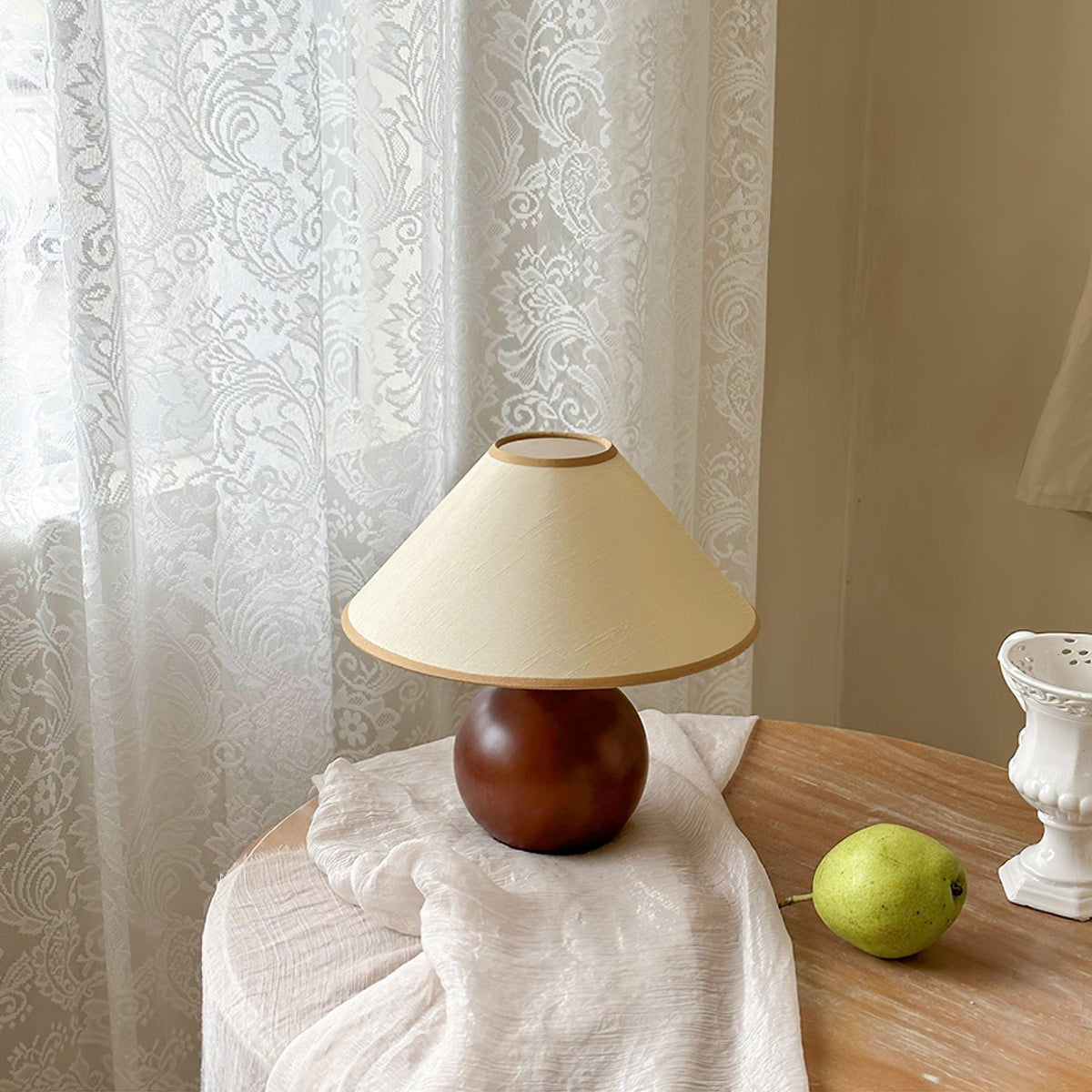Aveneielle Table Lamp