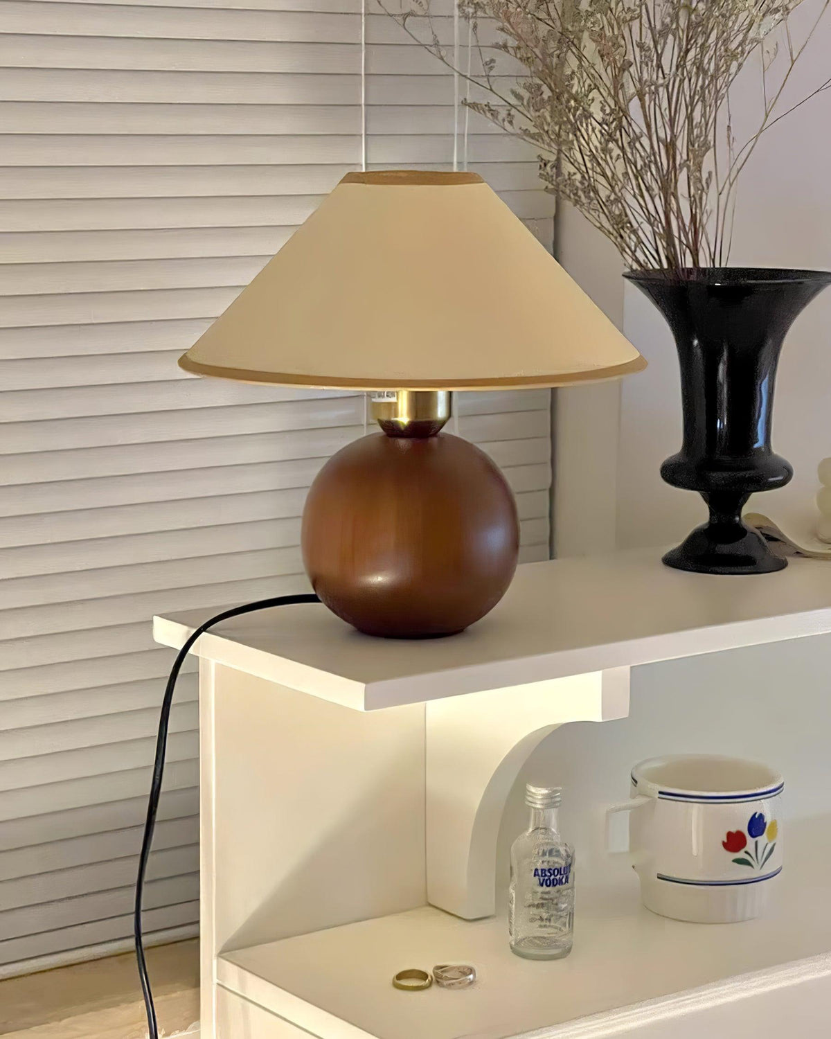 Aveneielle Table Lamp