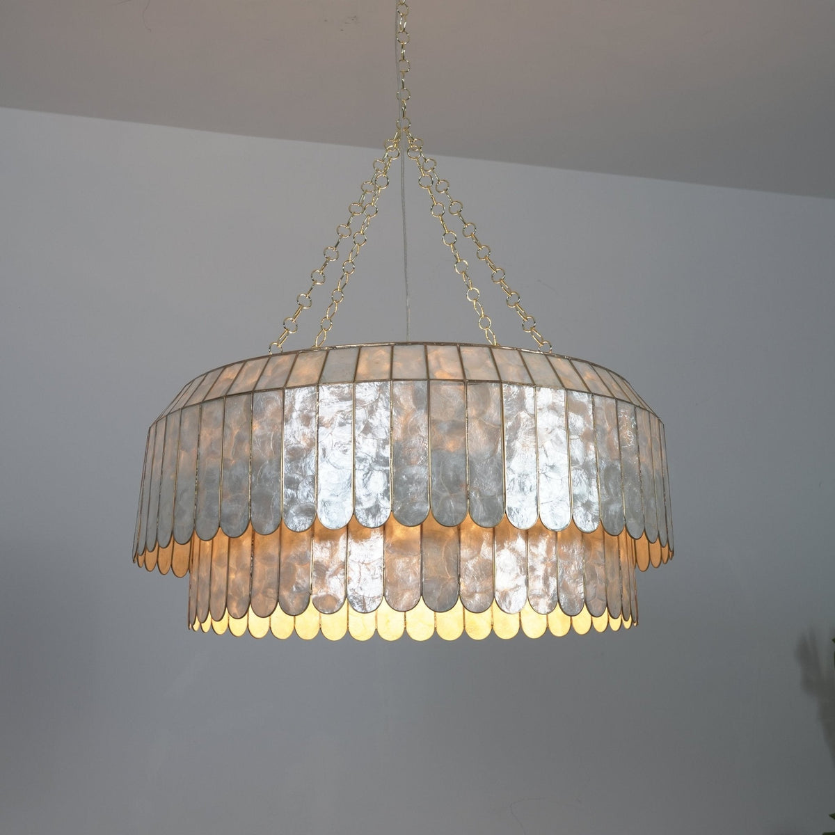 Holz Gold Shell -metallinen Aurelia-kattokruunu