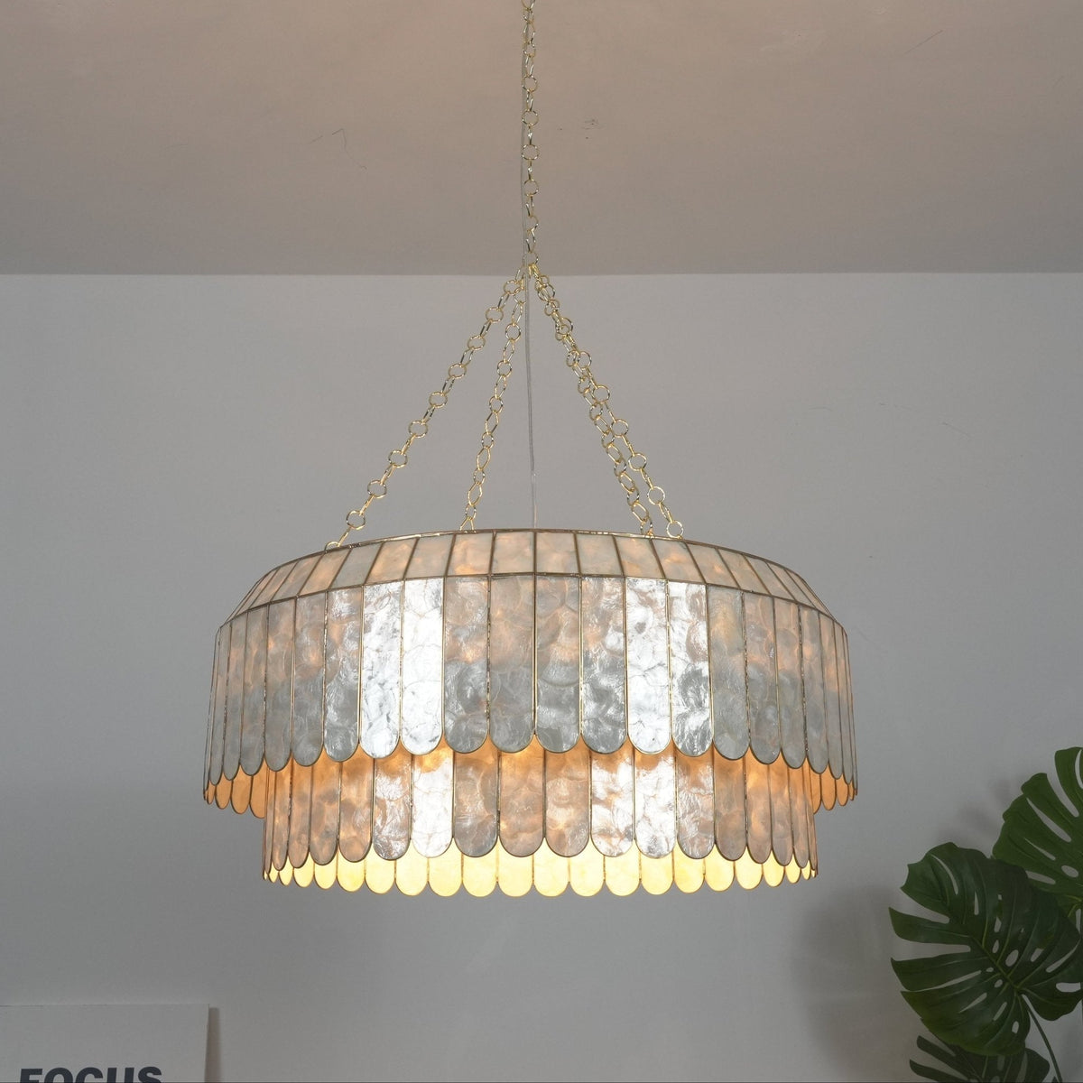 Holz Gold Shell -metallinen Aurelia-kattokruunu