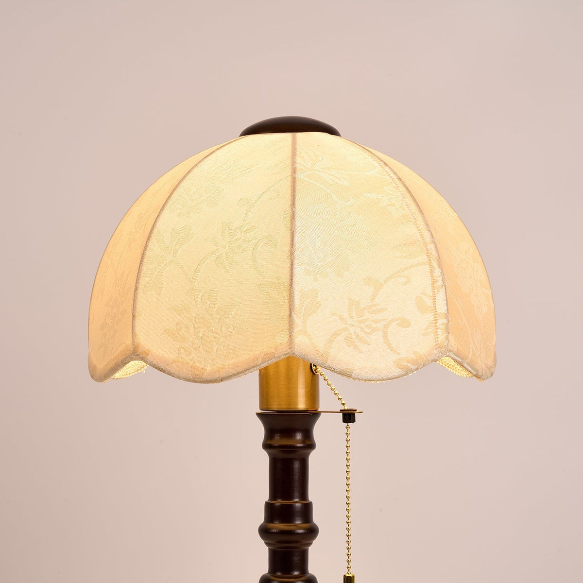 Beckett vintage-bordlampe i træ