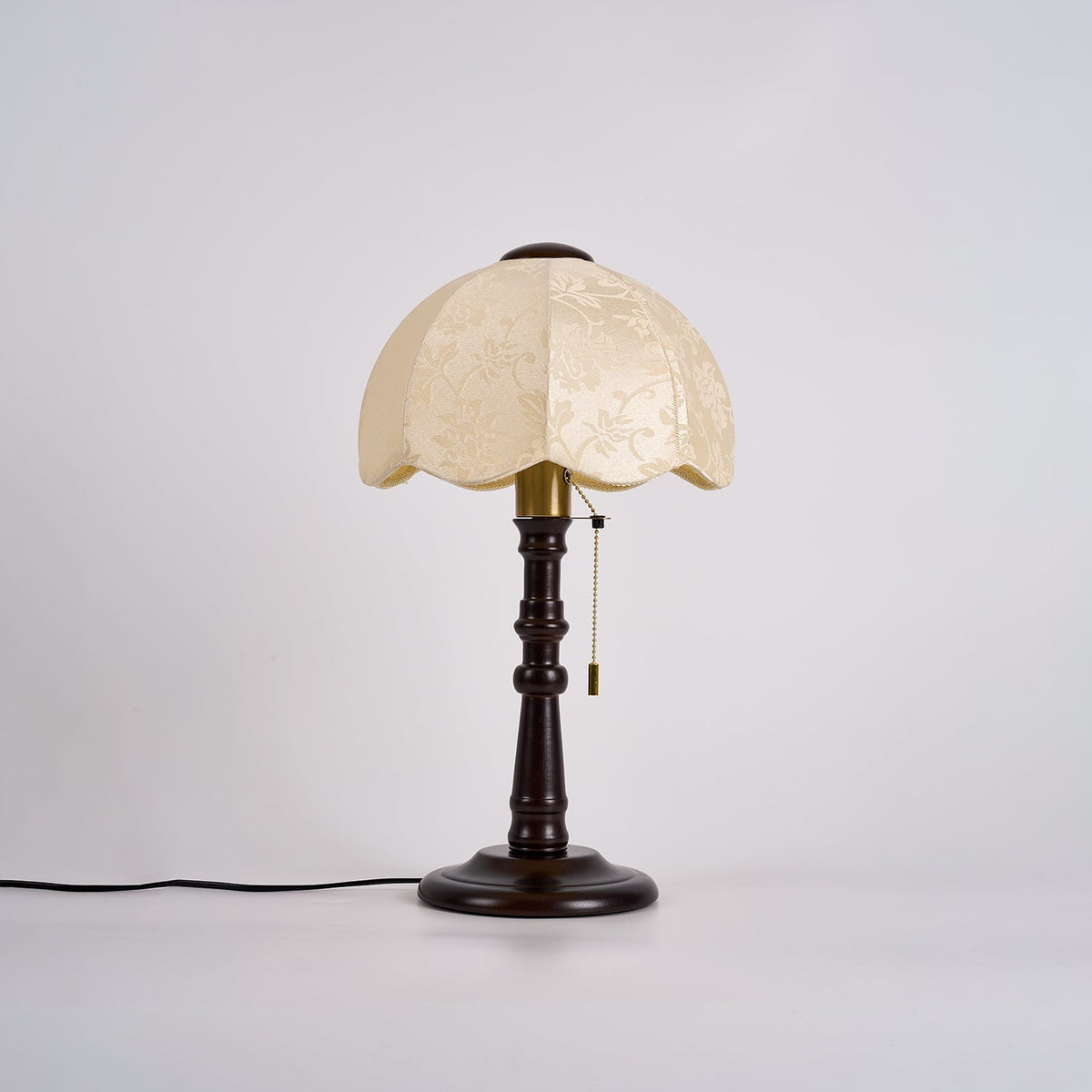 Beckett vintage-bordlampe i træ