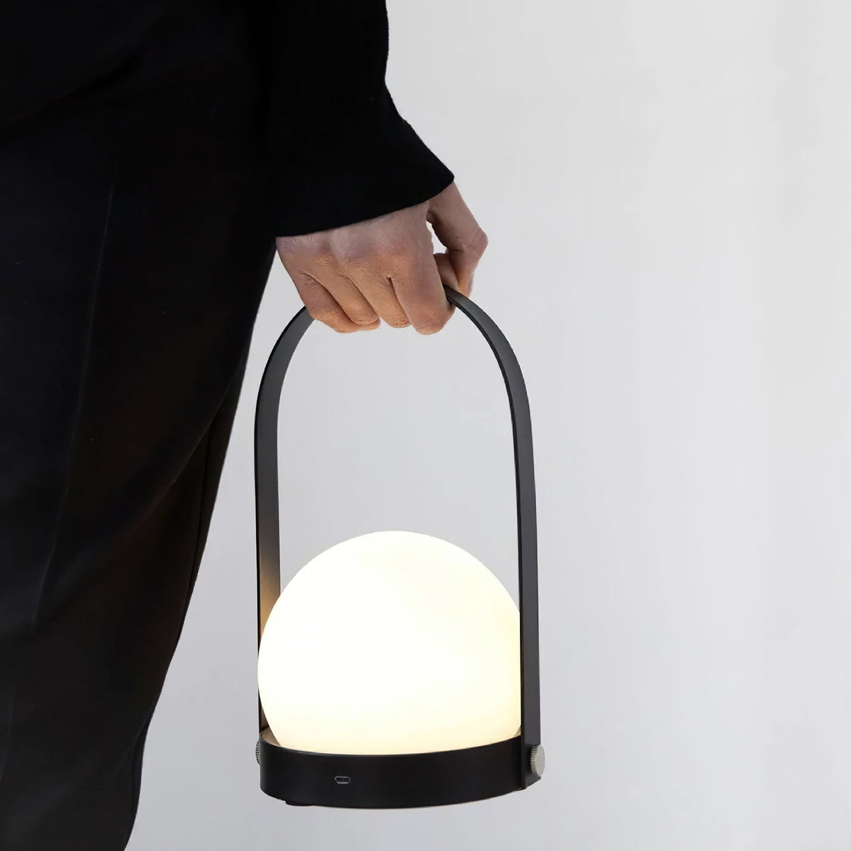 Zenon minimalistinen lasipöytävalaisin