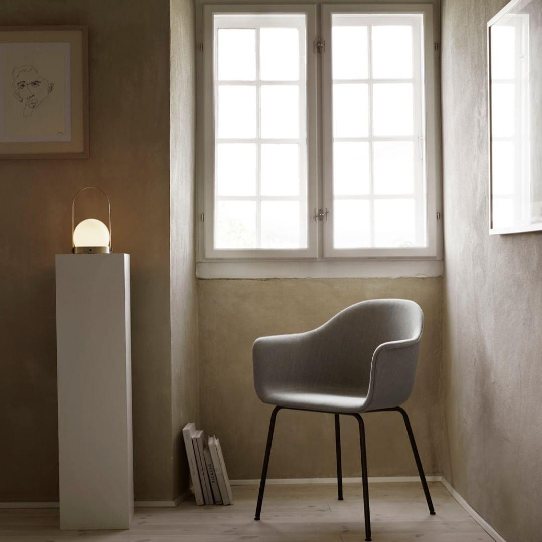 Zenon minimalistinen lasipöytävalaisin