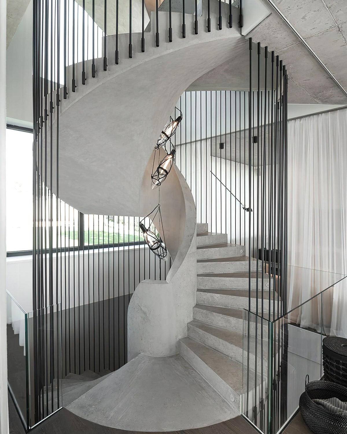 Sior kreativ flaskeformet pendellampe i glas