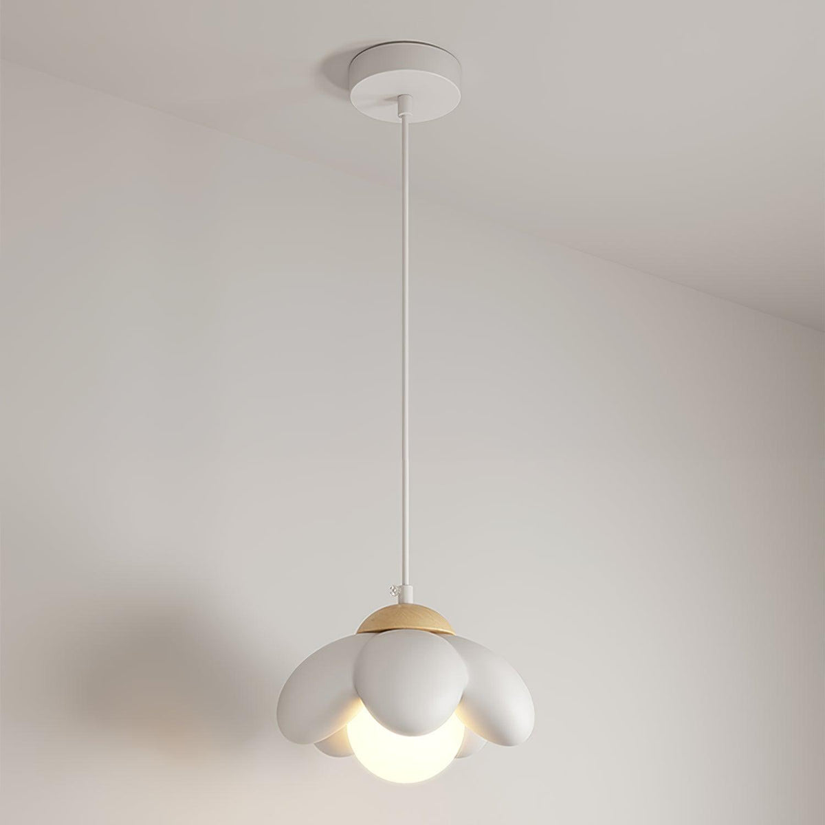 Clae hyggelig kunstnerisk pendellampe i resin