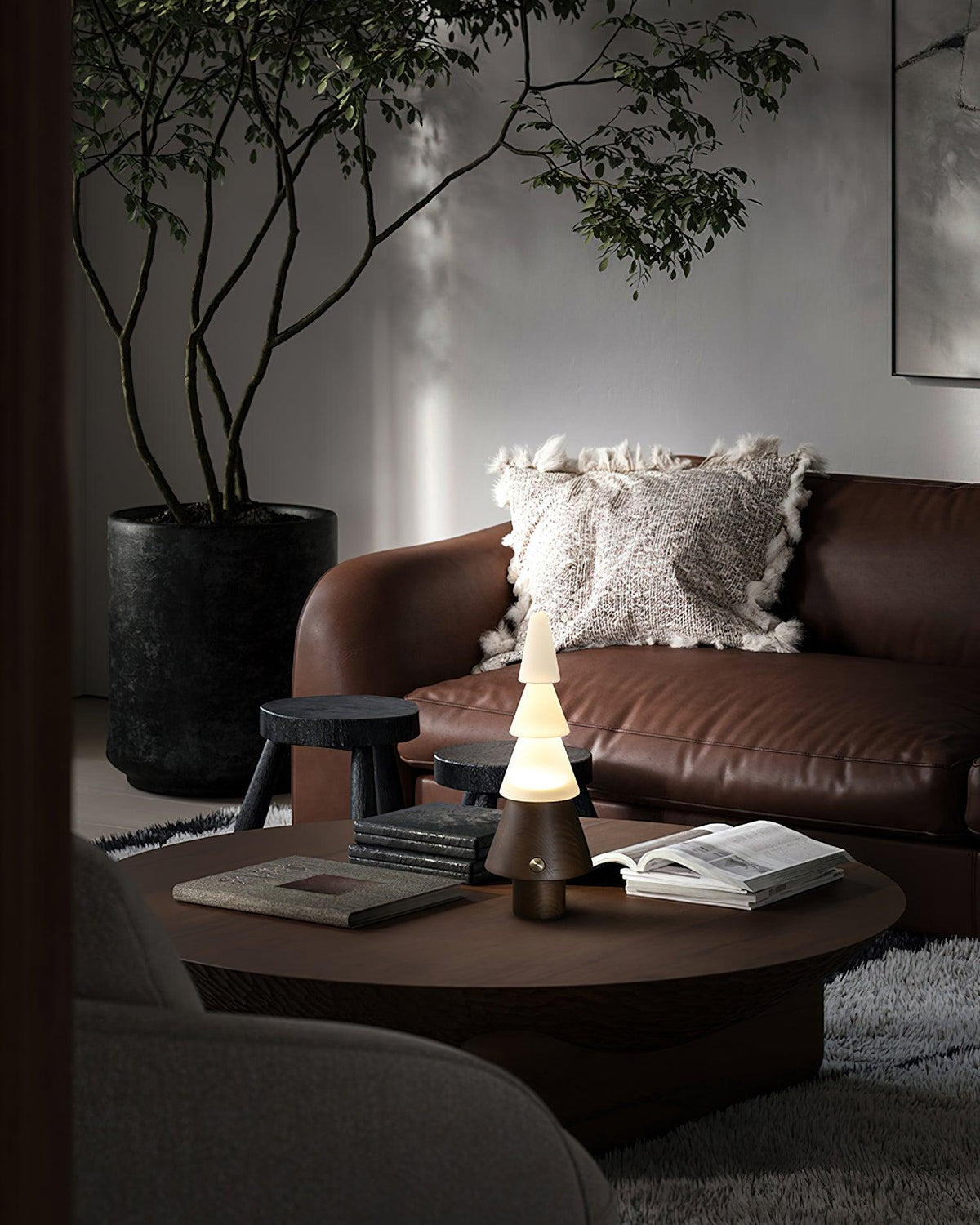 Elveette moderne bordlampe i træ