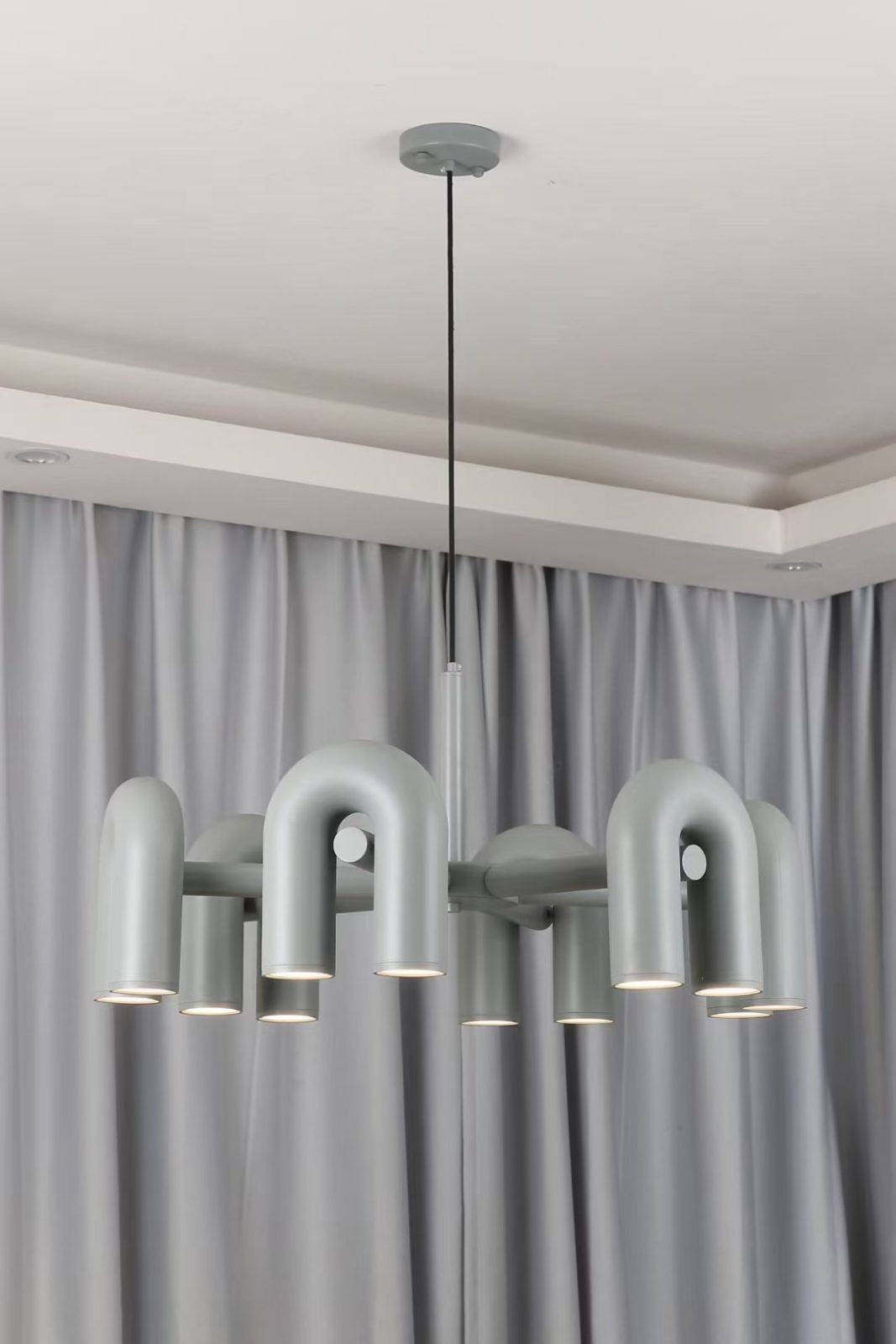 Candelabro em forma de U Cirkus Soroissa