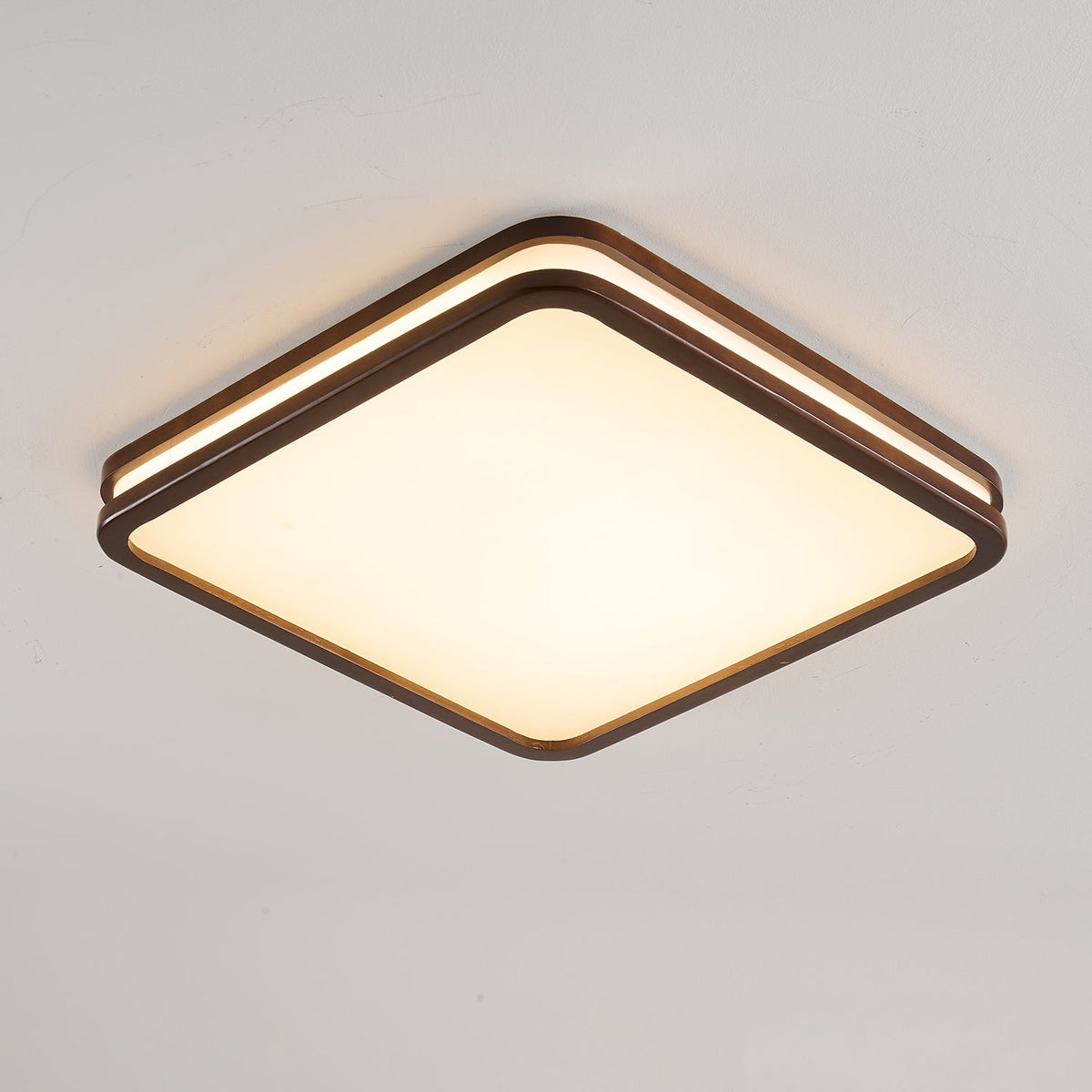 Nysilos moderne minimalistisk loftslampe i træ