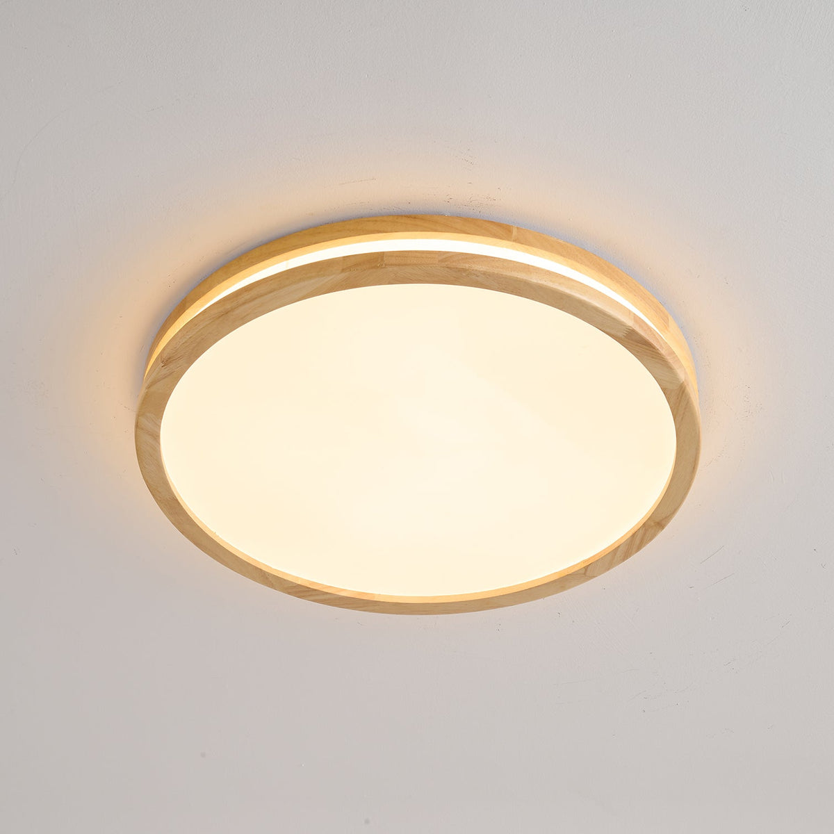Nysilos moderne minimalistisk loftslampe i træ