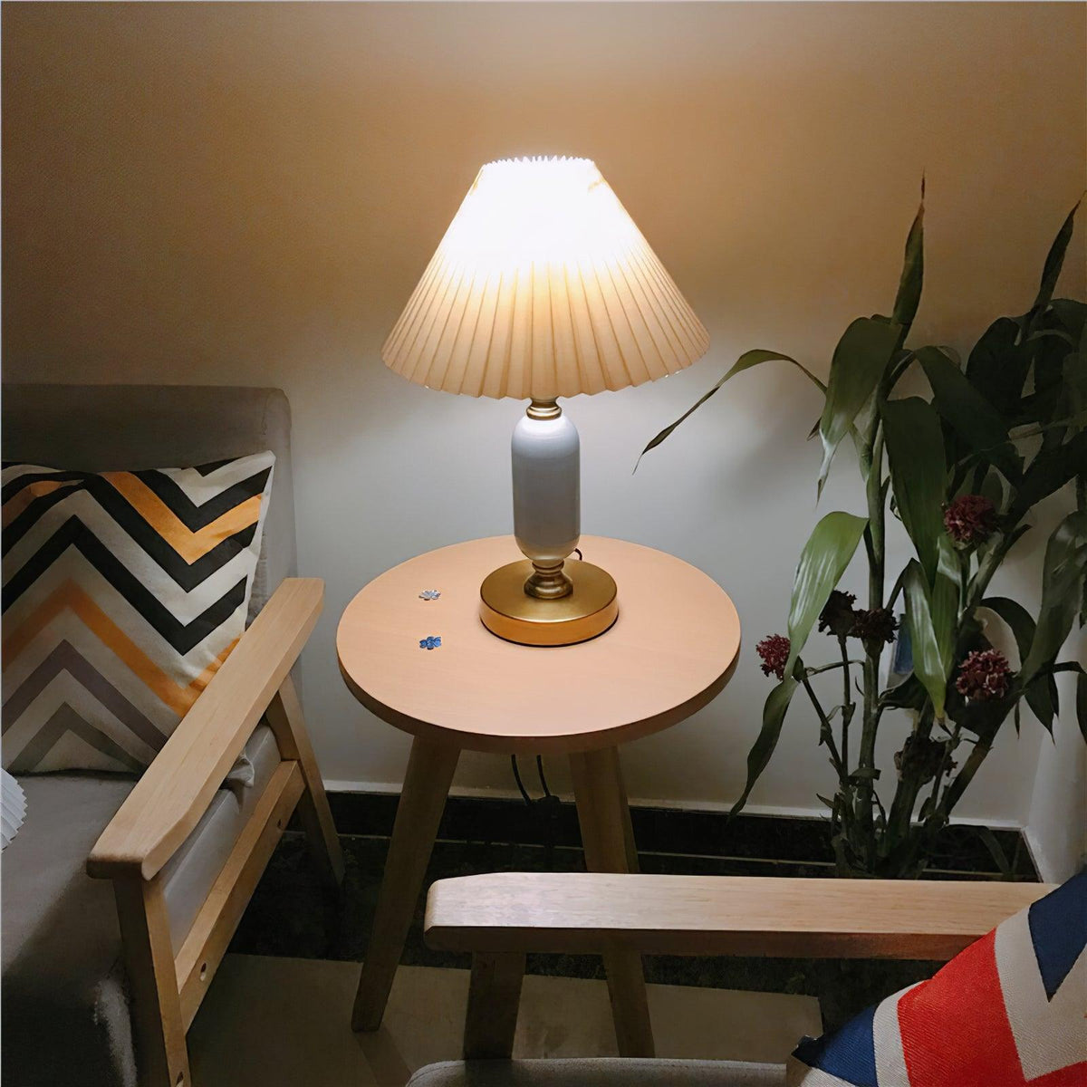 Aurmarila bordslampa i tyg