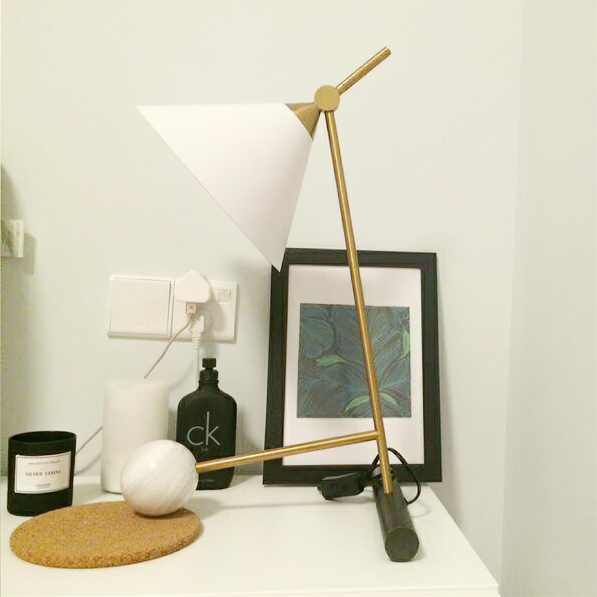 Avelo geometrisk bordlampe i marmor