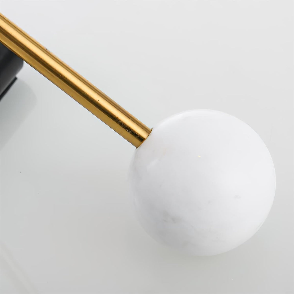 Avelo geometrisk bordlampe i marmor