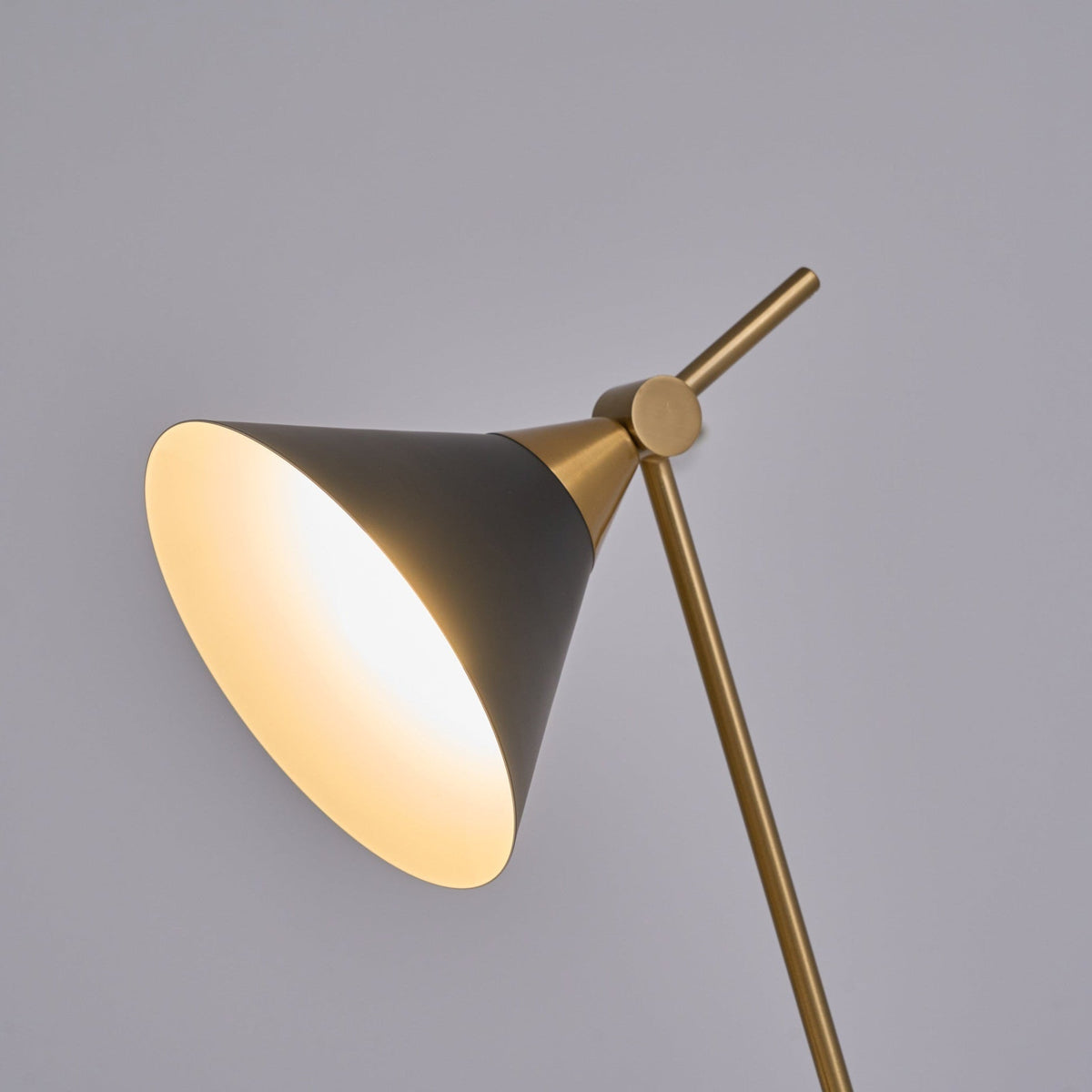 Avelo geometrisk bordlampe i marmor