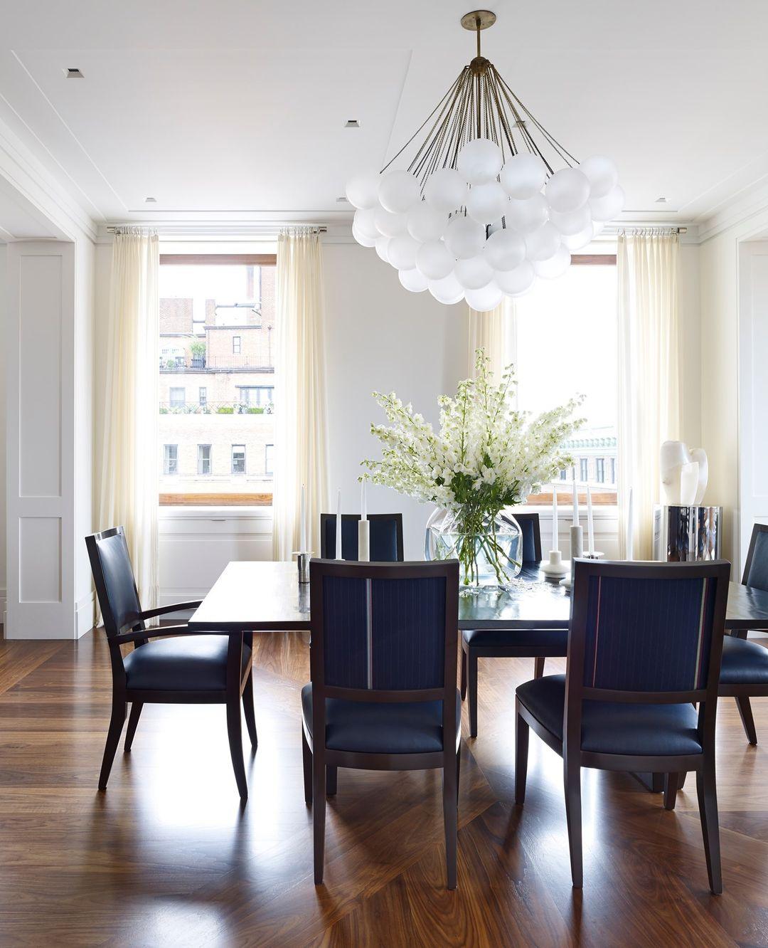 Eiririra lysekrone i bobleformet matteret glas
