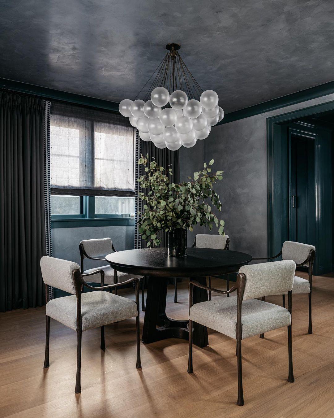 Eiririra lysekrone i bobleformet matteret glas