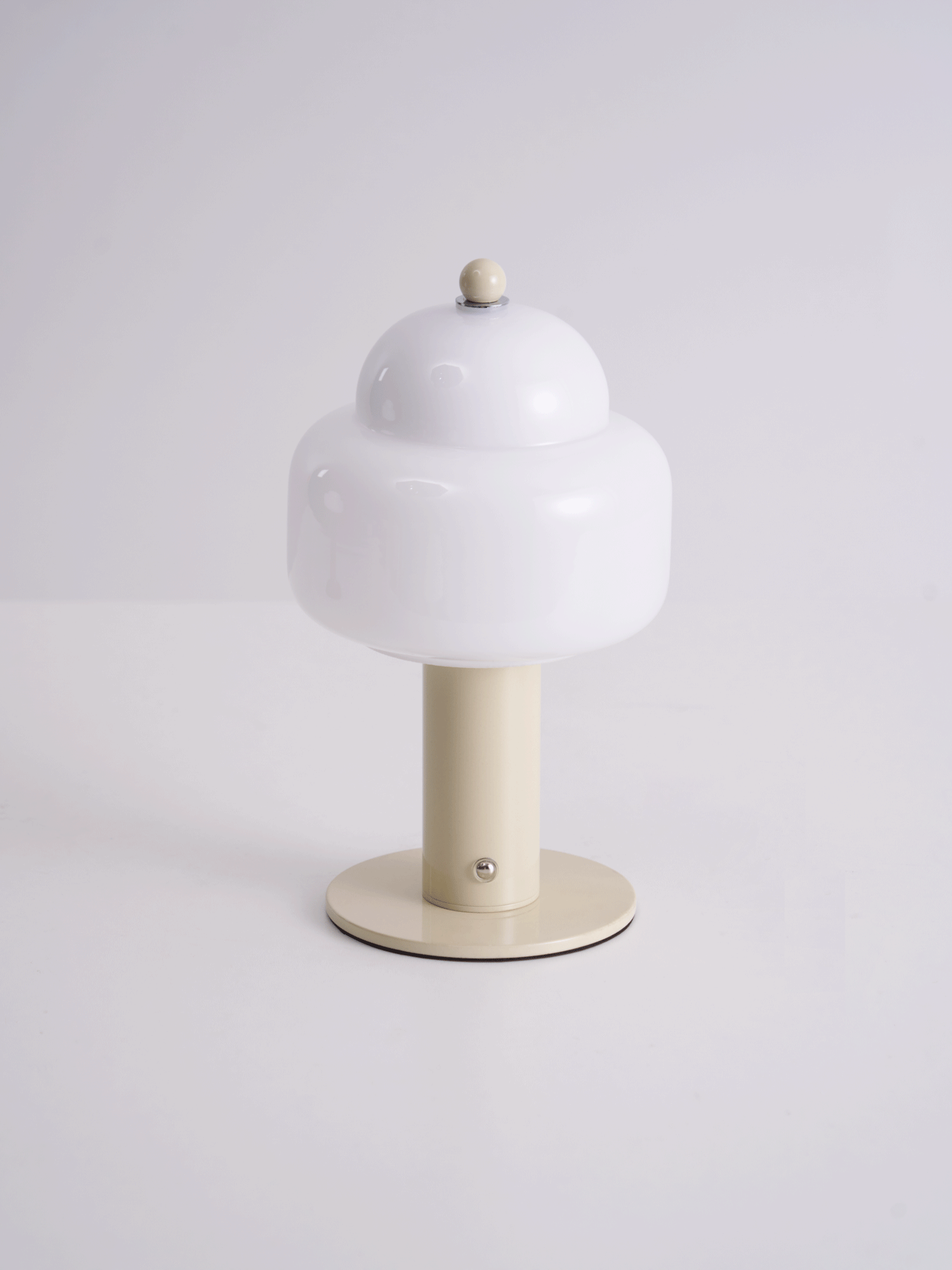 Avenaella moderne bordlampe