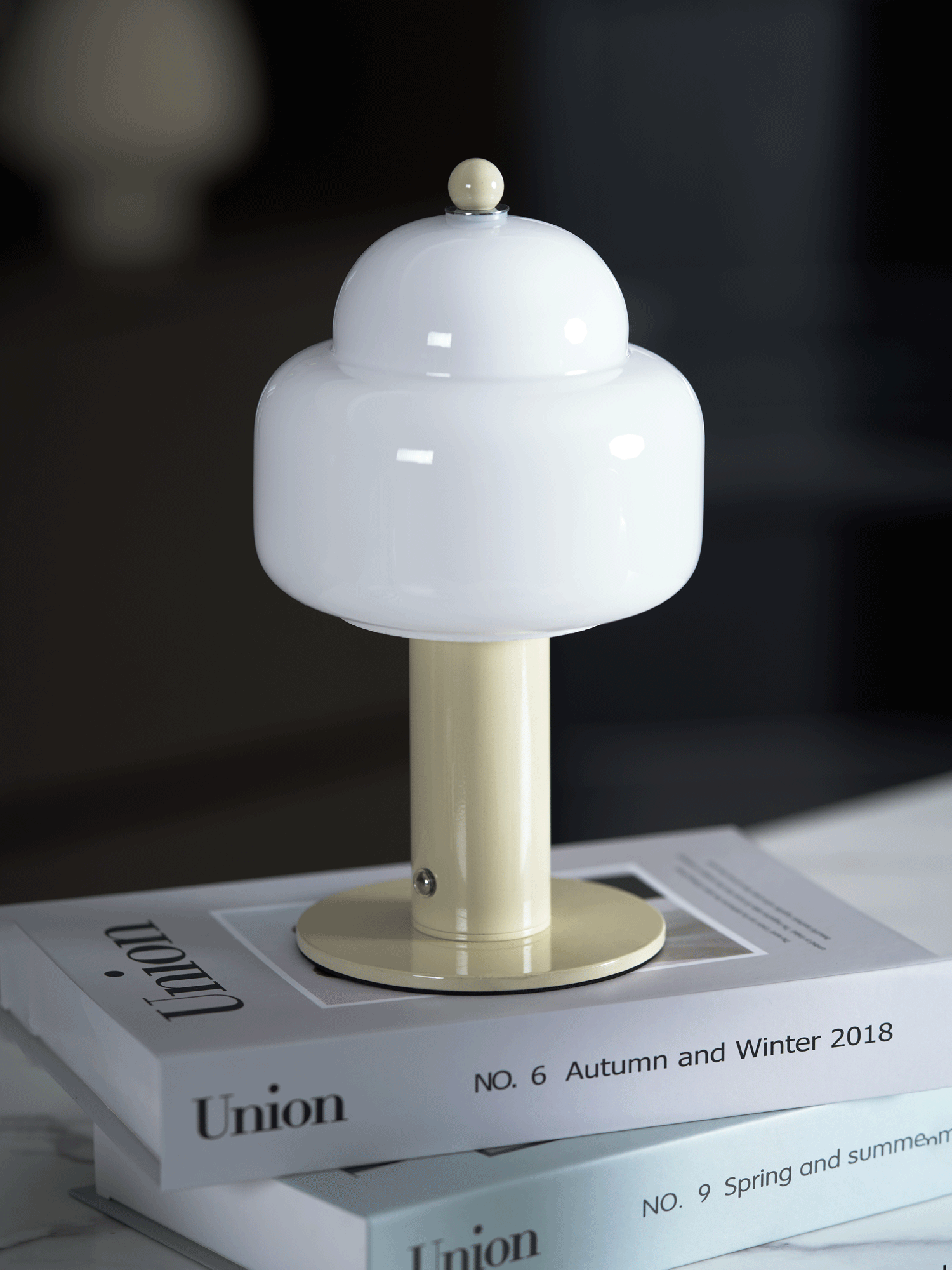 Avenaella moderne bordlampe
