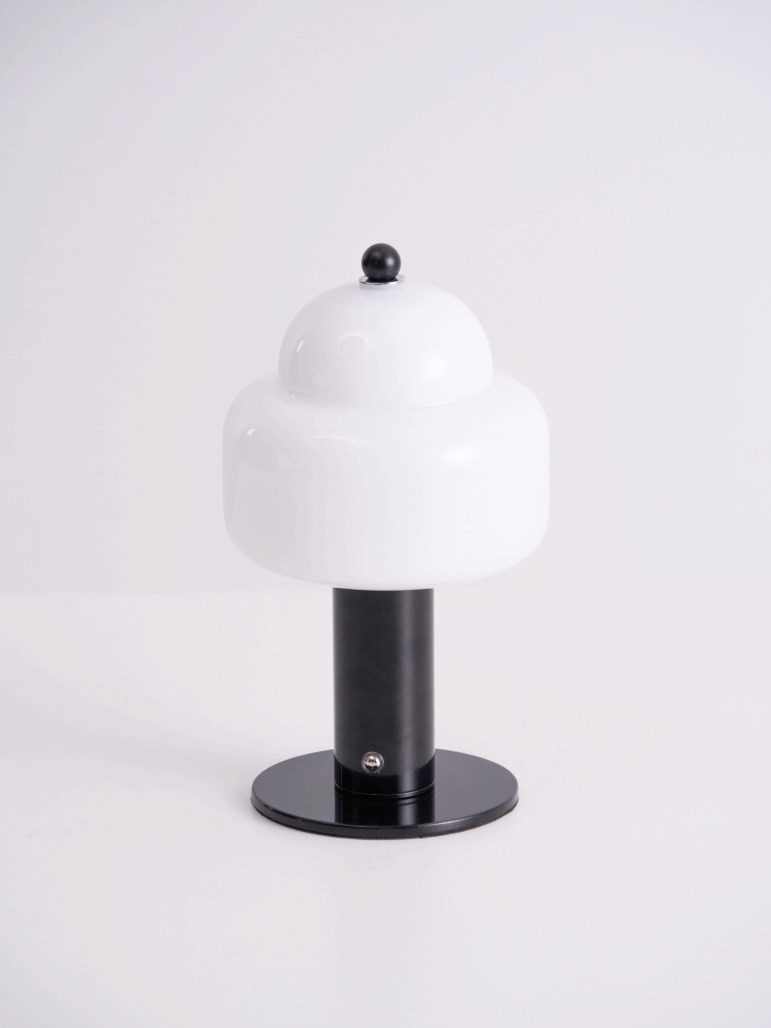 Avenaella moderne bordlampe