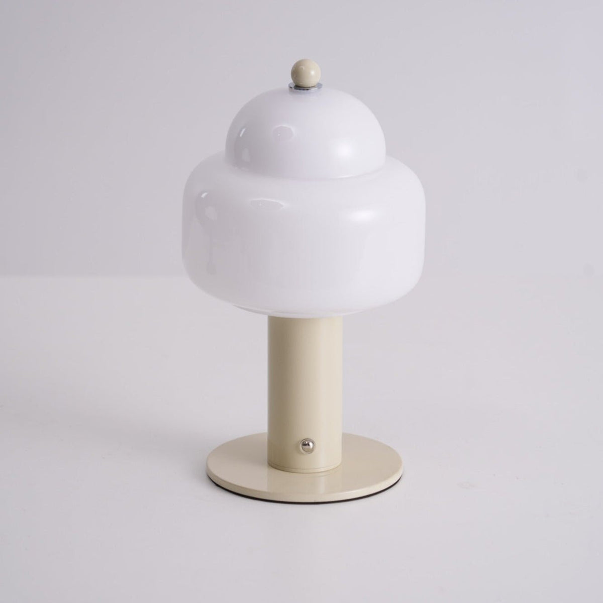 Avenaella moderne bordlampe