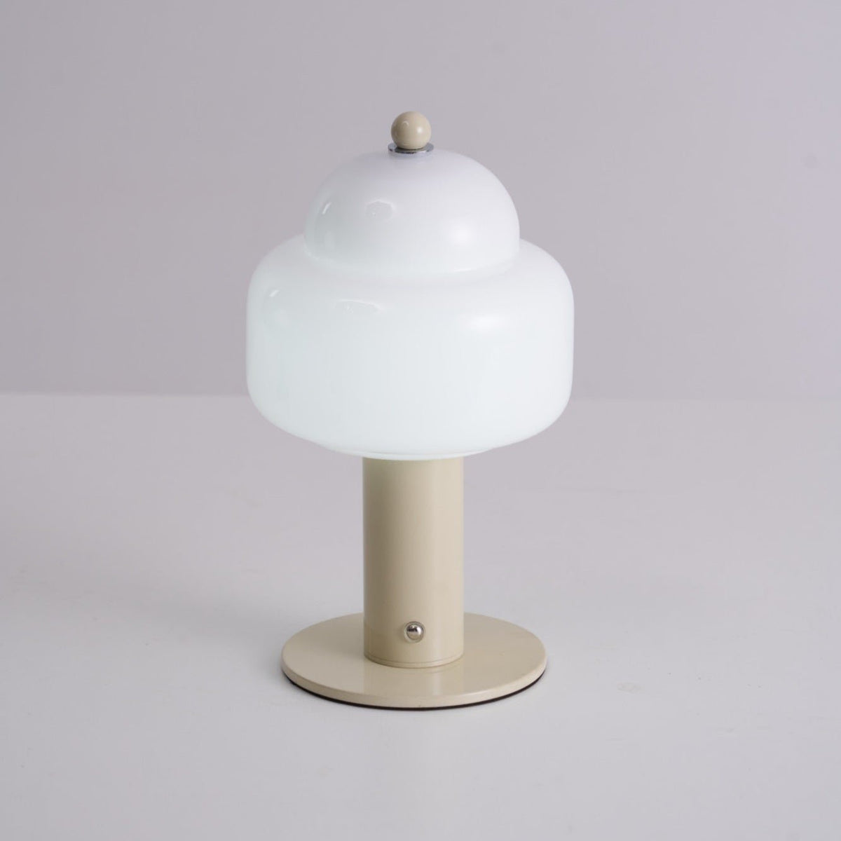 Avenaella moderne bordlampe