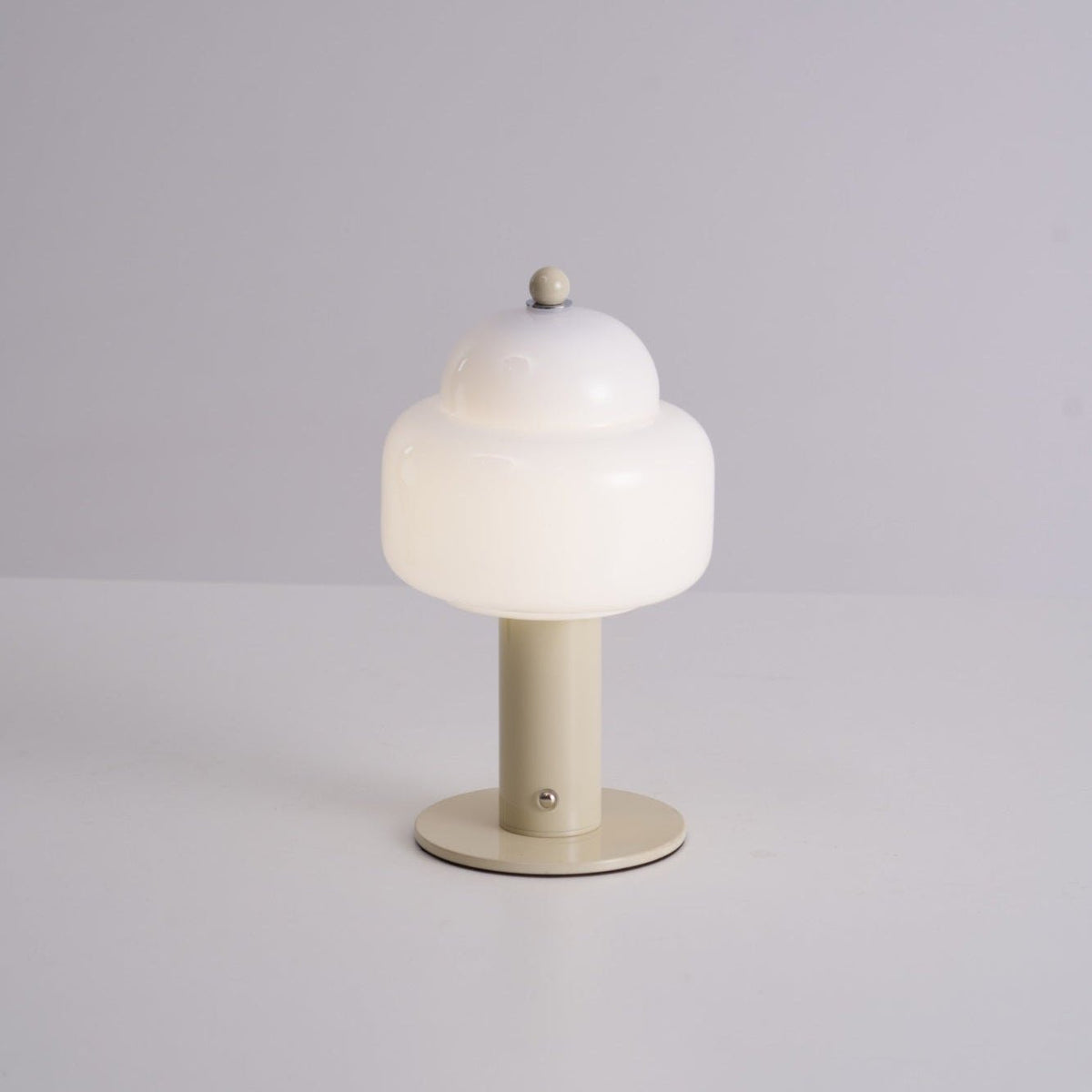 Avenaella moderne bordlampe