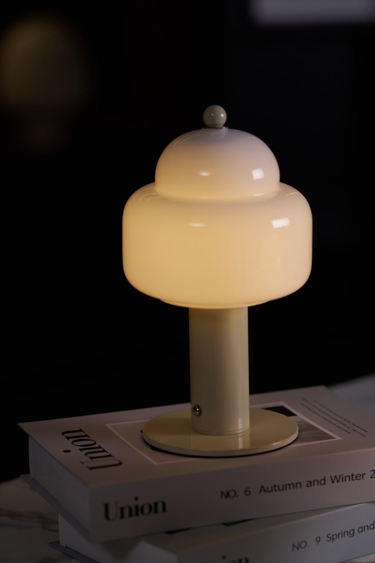 Avenaella moderne bordlampe