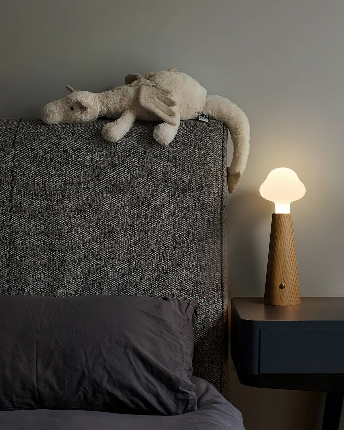 Mushio-bordlampe i træ med sky